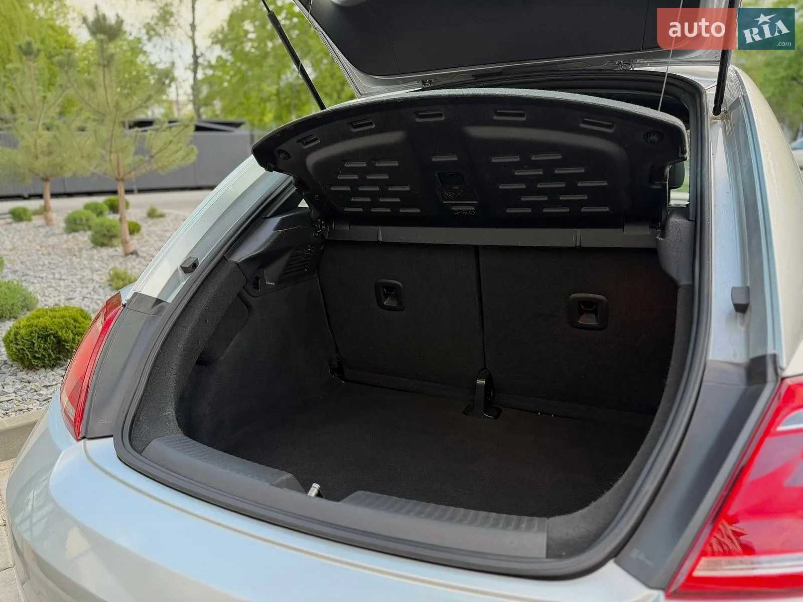 2013 Volkswagen Beetle - мініатюра 21