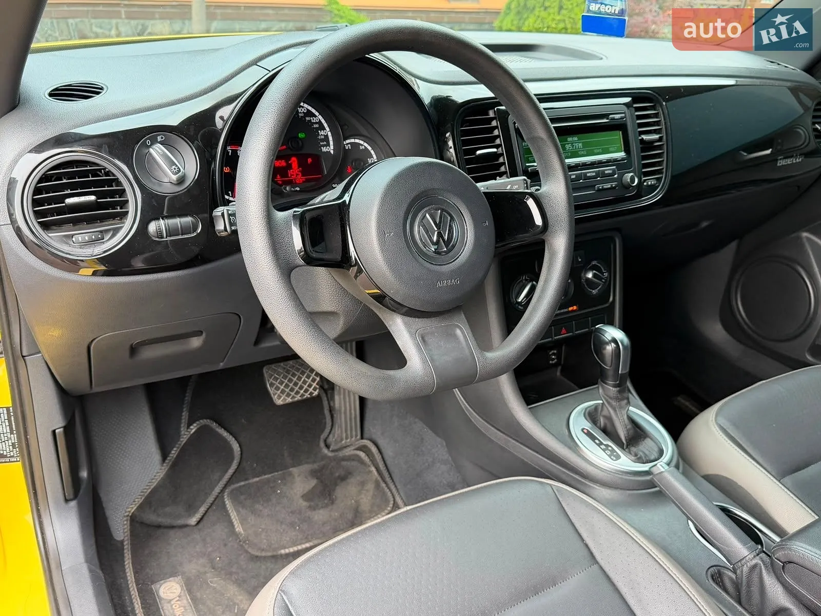 2015 Volkswagen Beetle - мініатюра 40