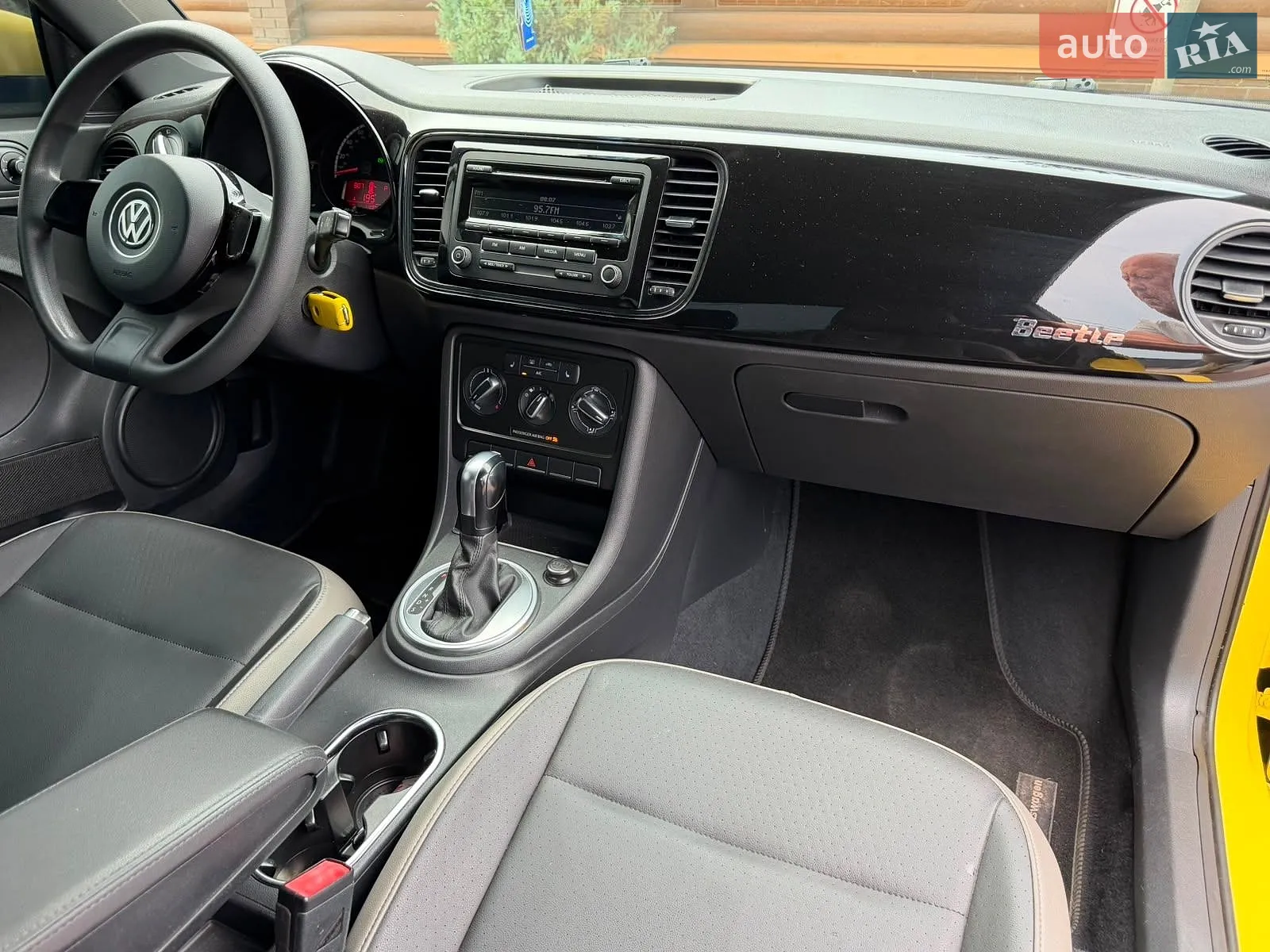 2015 Volkswagen Beetle - мініатюра 49