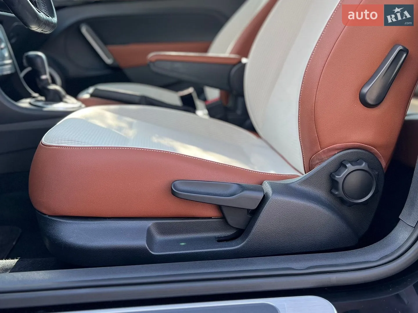 2014 Volkswagen Beetle - мініатюра 25