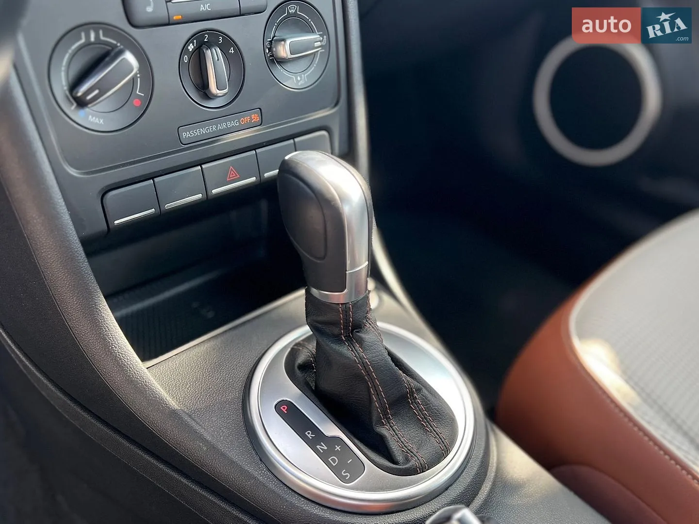 2014 Volkswagen Beetle - мініатюра 41
