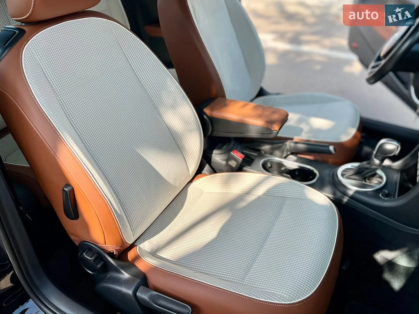 2014 Volkswagen Beetle - мініатюра 51