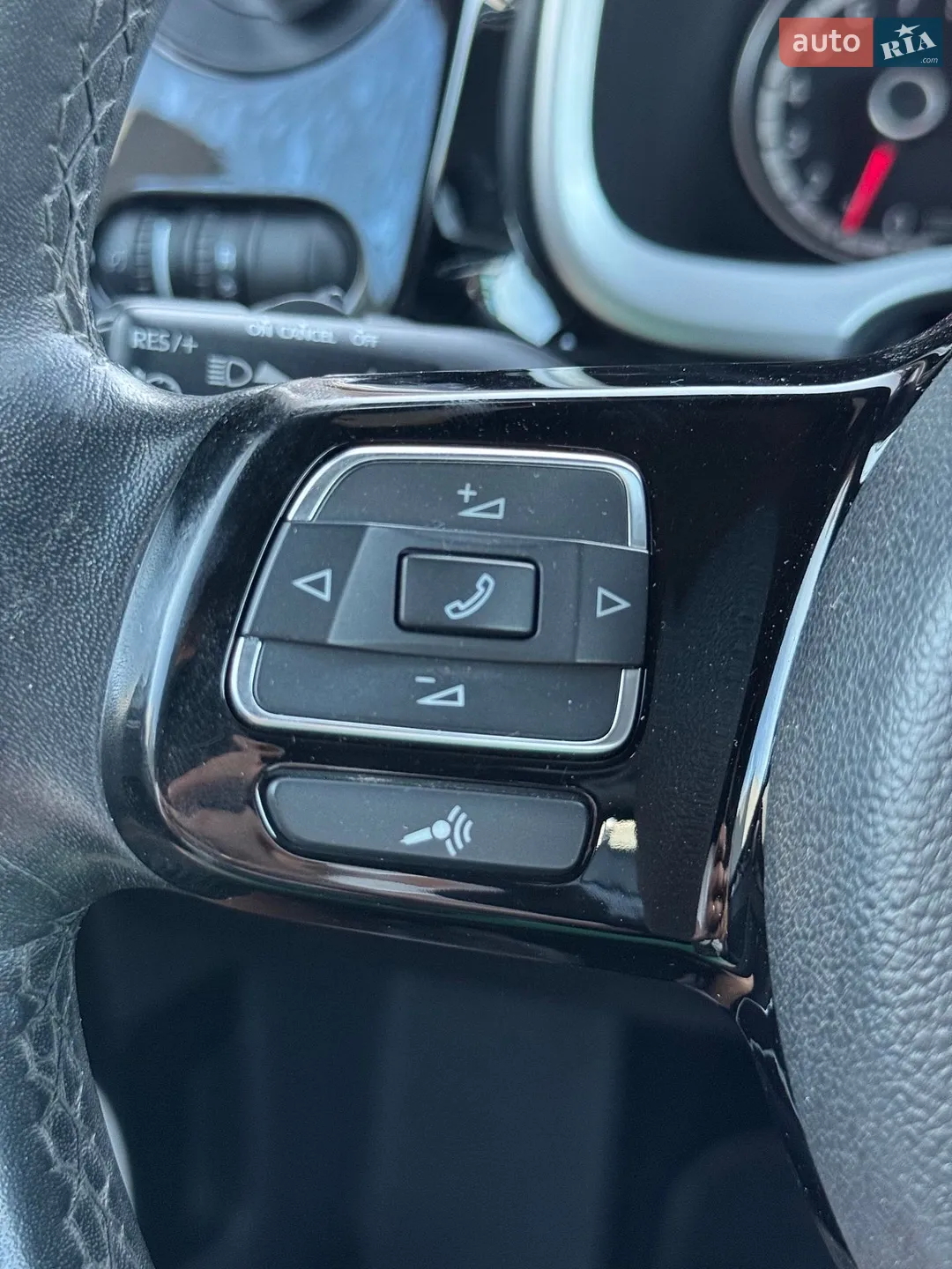 2015 Volkswagen Beetle - мініатюра 25