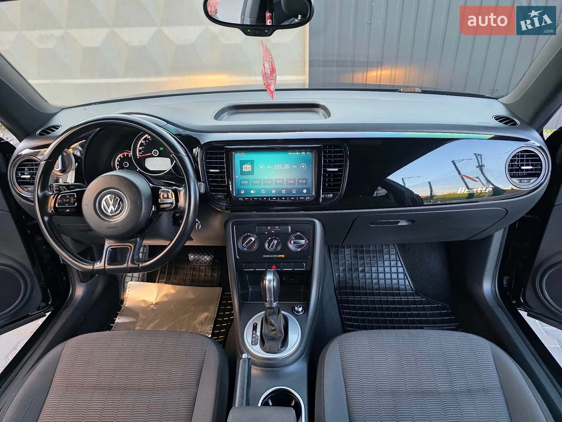 2016 Volkswagen Beetle - мініатюра 29