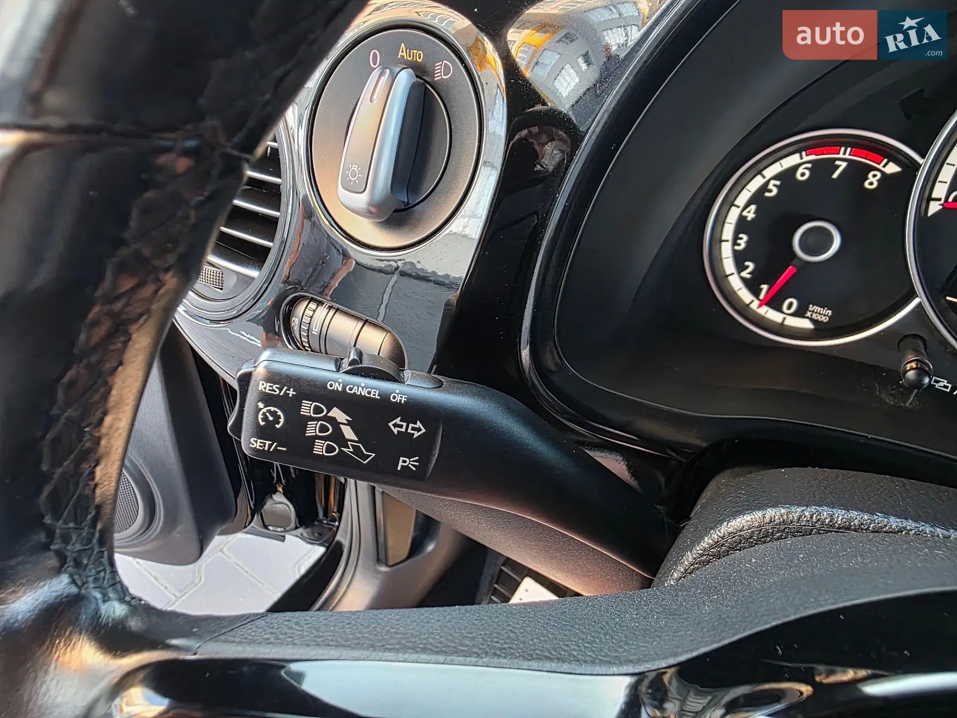 2016 Volkswagen Beetle - мініатюра 35