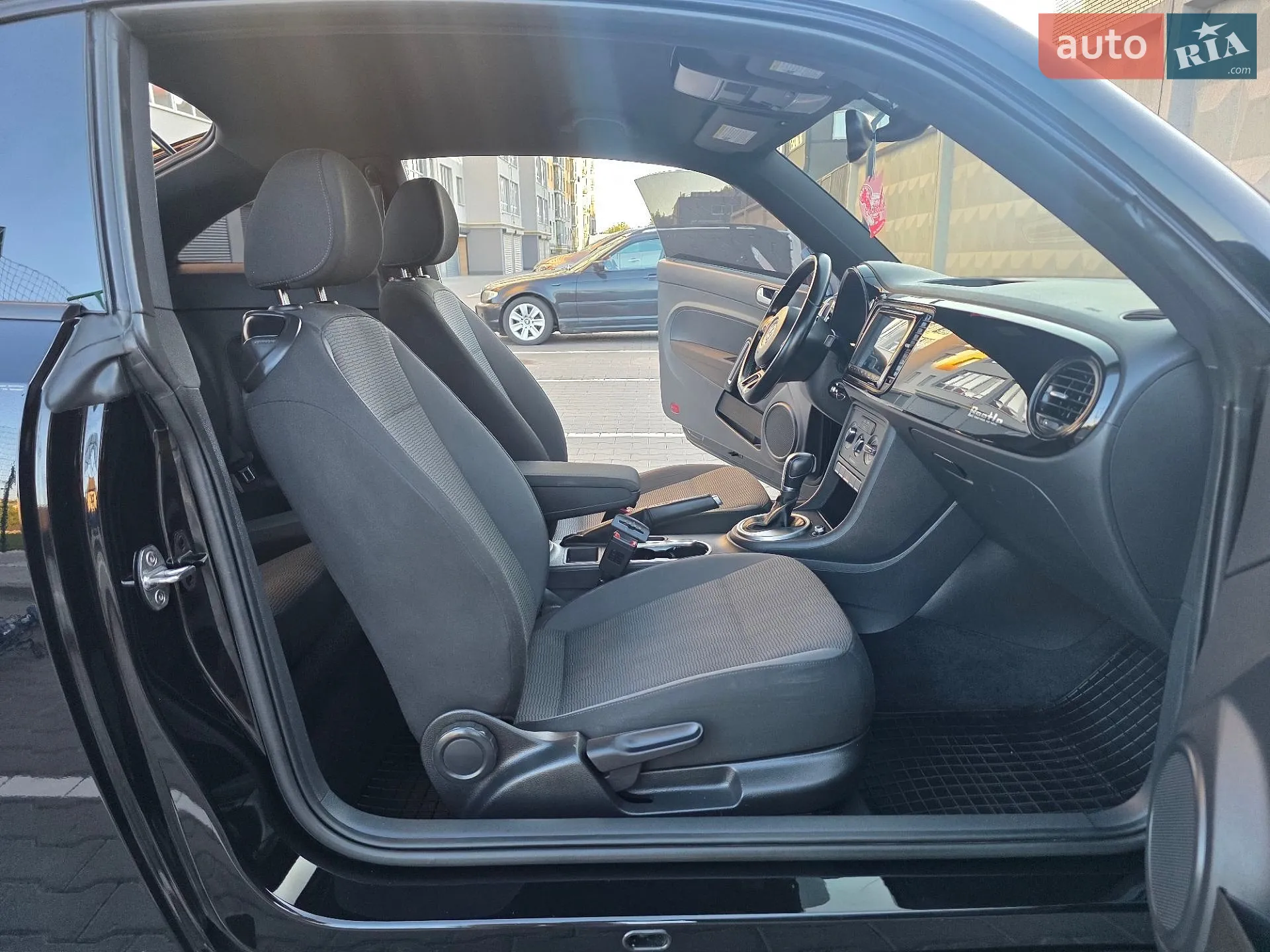 2016 Volkswagen Beetle - мініатюра 60