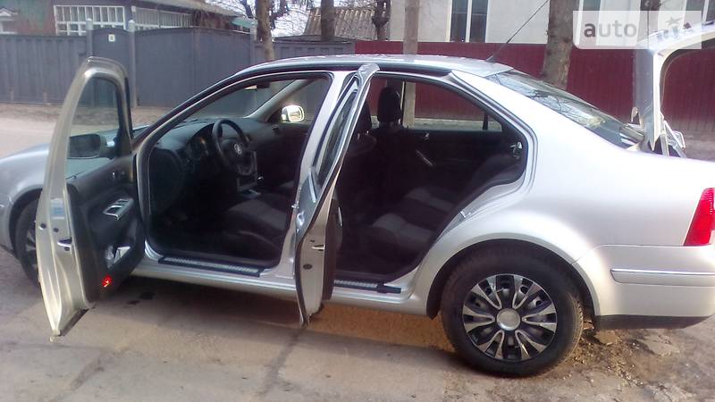Седан Volkswagen Bora 2002 в Охтирці