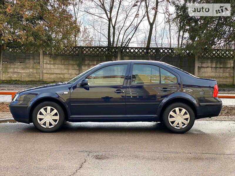 Седан Volkswagen Bora 2002 в Мукачевому