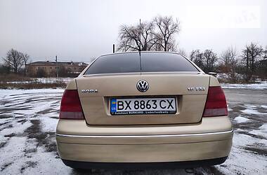 Седан Volkswagen Bora 2002 в Волочиске
