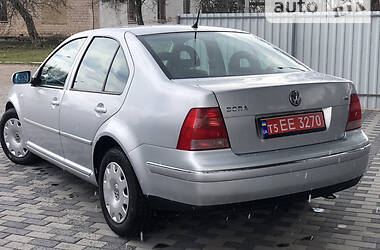 Седан Volkswagen Bora 2003 в Лубнах