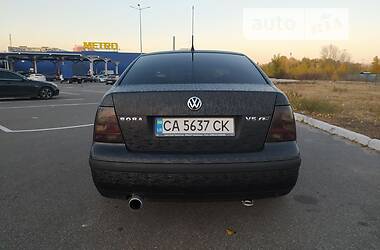 Седан Volkswagen Bora 1998 в Киеве
