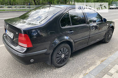 Седан Volkswagen Bora 2004 в Киеве