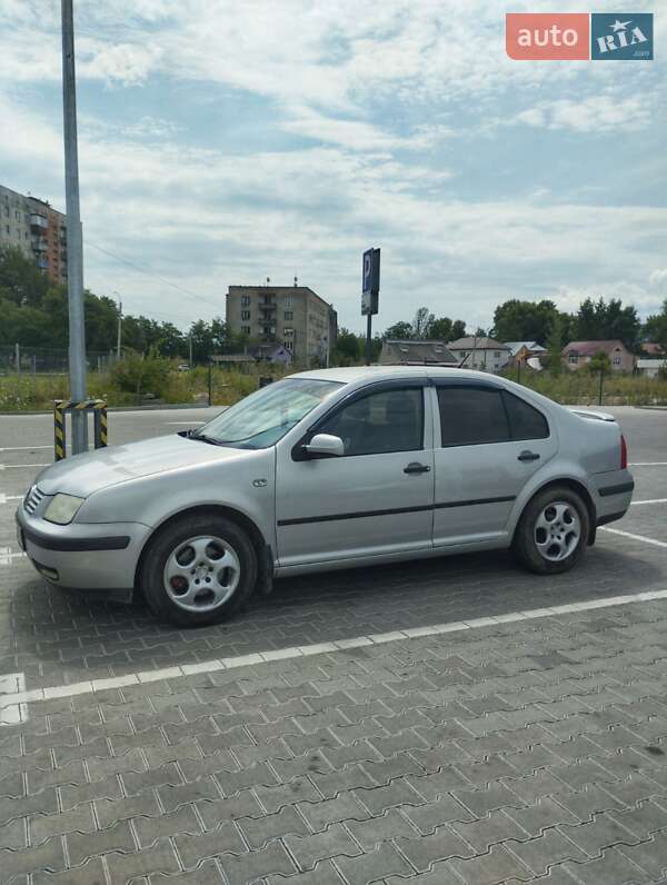 Седан Volkswagen Bora 2000 в Тячеві