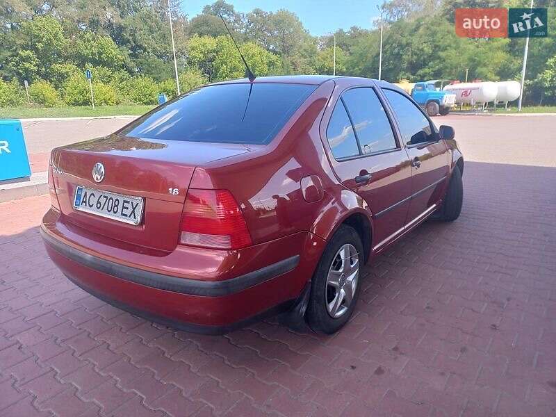 Седан Volkswagen Bora 1999 в Луцьку