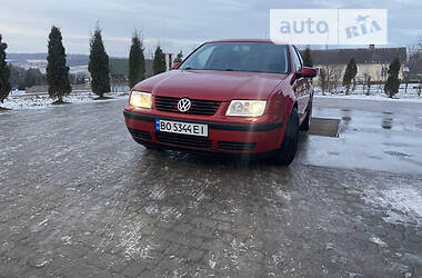 Седан Volkswagen Bora 2004 в Бучаче