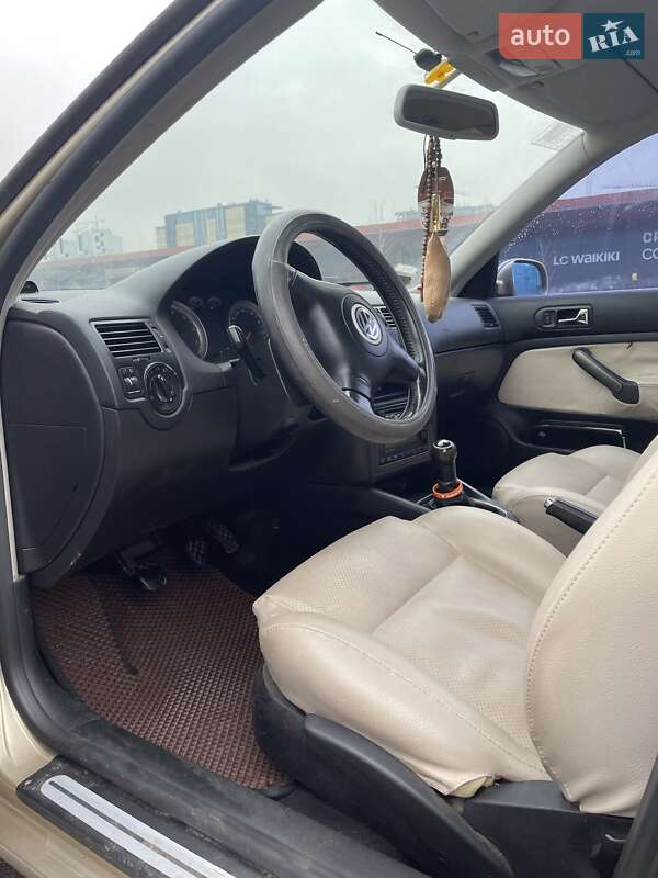 Седан Volkswagen Bora 2001 в Києві