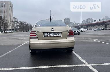 Седан Volkswagen Bora 2001 в Киеве