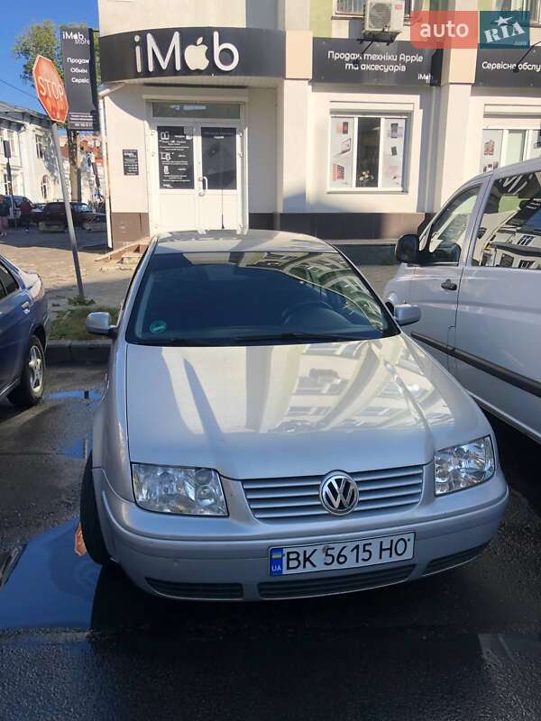 Седан Volkswagen Bora 1999 в Ровно