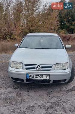 Седан Volkswagen Bora 1998 в 