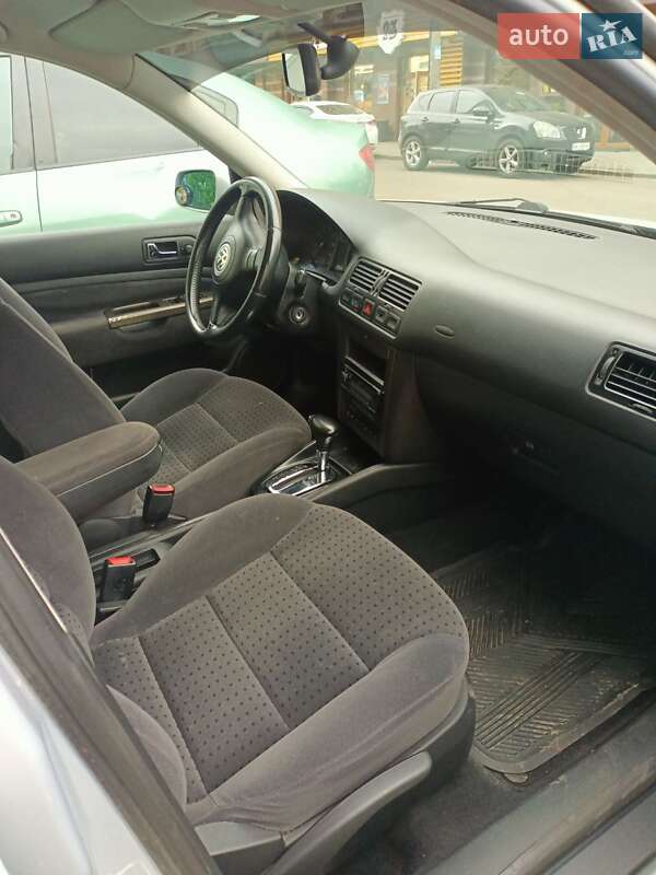 Седан Volkswagen Bora 1999 в Ровно