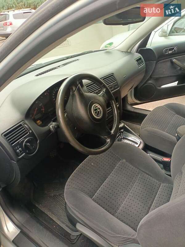 Седан Volkswagen Bora 1999 в Ровно