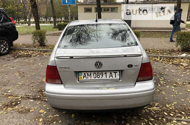 Седан Volkswagen Bora 2001 в Запорожье