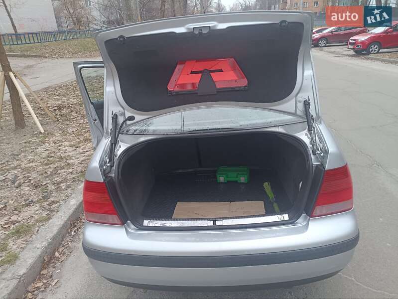 Седан Volkswagen Bora 2000 в Києві