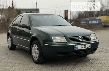 Седан Volkswagen Bora 2002 в Черновцах