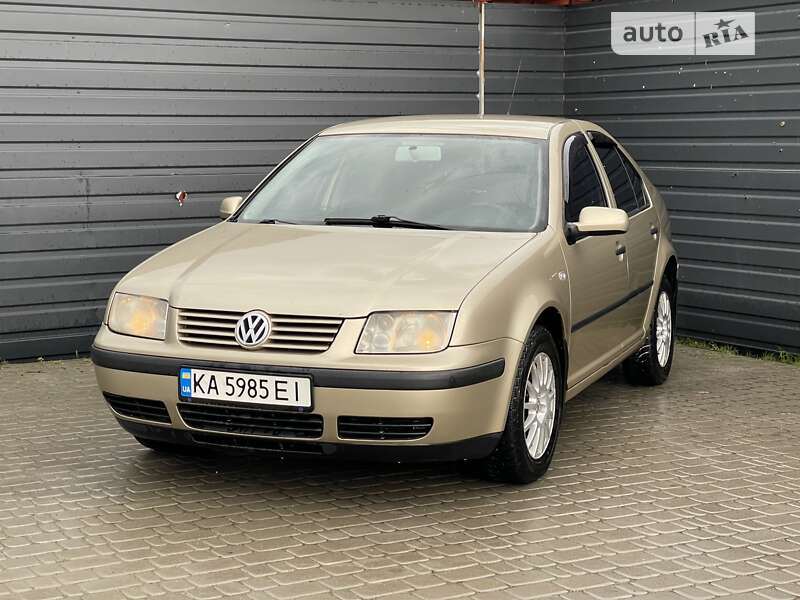 Седан Volkswagen Bora 2002 в Ірпені