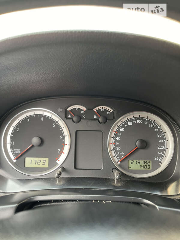 Седан Volkswagen Bora 2002 в Виннице