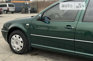 Седан Volkswagen Bora 2002 в Чернівцях