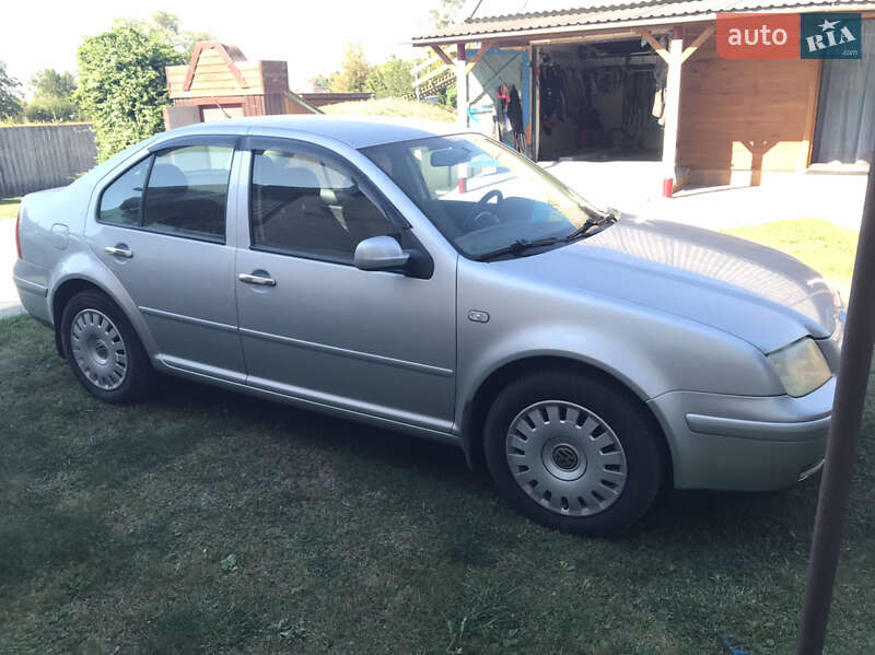 Седан Volkswagen Bora 2003 в Черкассах