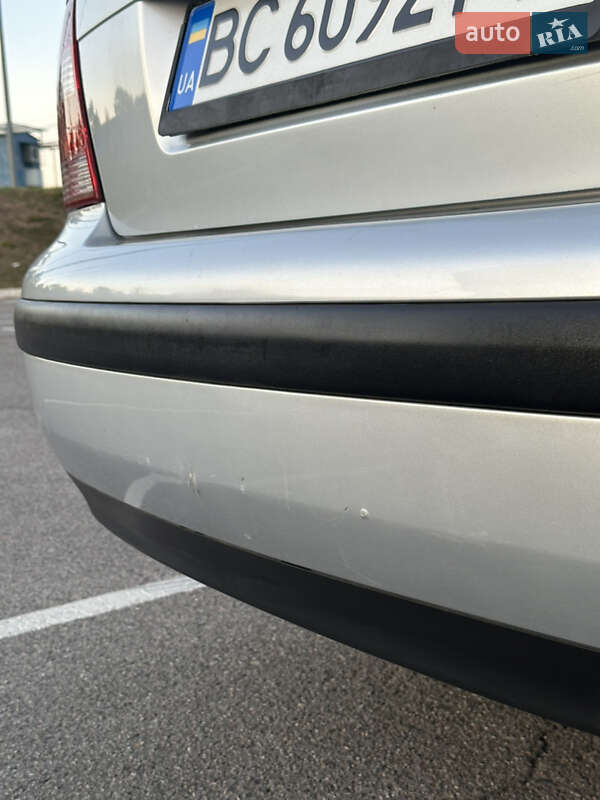 Седан Volkswagen Bora 2000 в Самборе