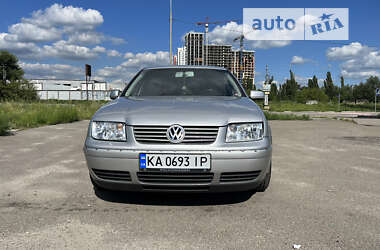 Седан Volkswagen Bora 2003 в Киеве