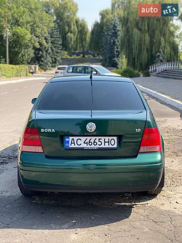 Седан Volkswagen Bora 1999 в Любомлі