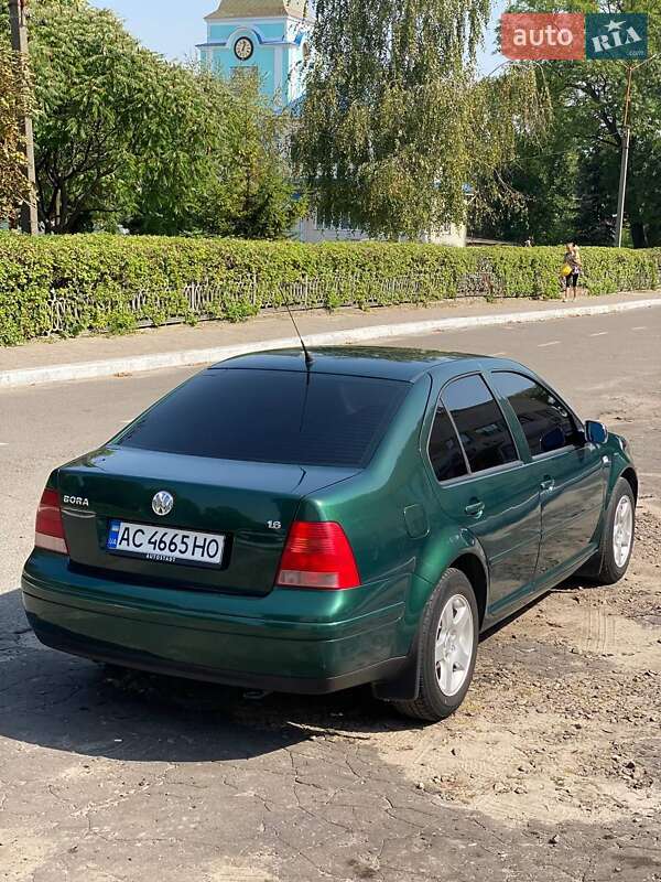 Седан Volkswagen Bora 1999 в Любомлі