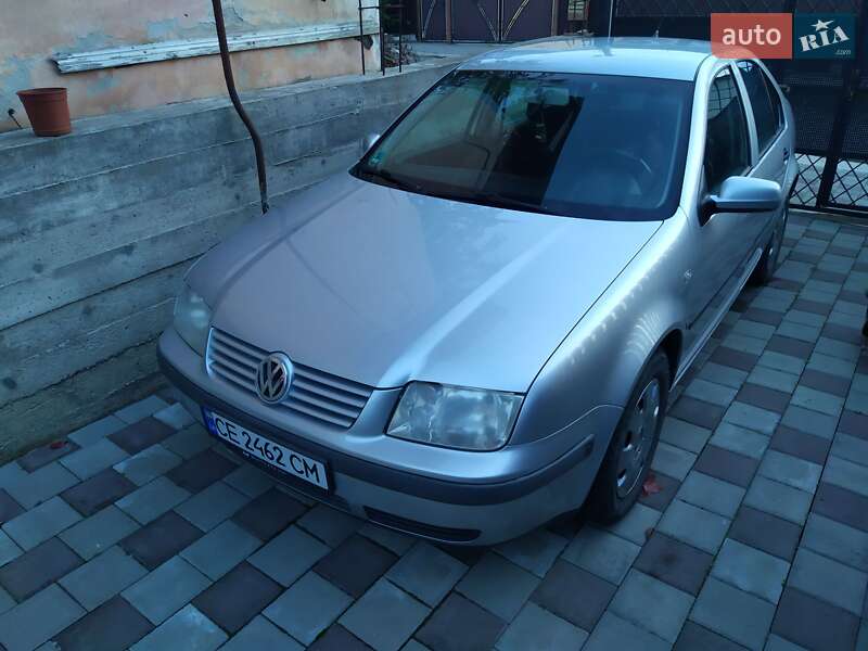 Седан Volkswagen Bora 2001 в Чернівцях