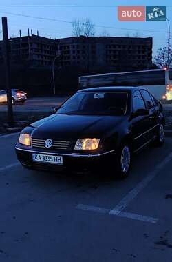 Седан Volkswagen Bora 2002 в Киеве