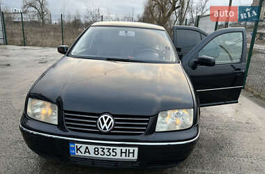 Седан Volkswagen Bora 2002 в Киеве