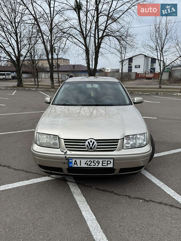 Седан Volkswagen Bora 2004 в 