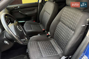 Седан Volkswagen Bora 2001 в 