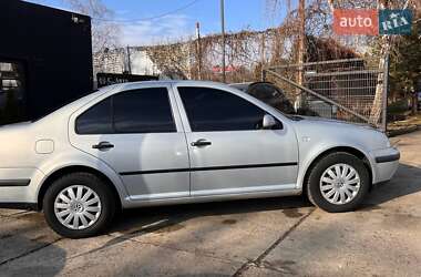 Седан Volkswagen Bora 1999 в Чернівцях