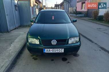 Седан Volkswagen Bora 1999 в Ужгороде