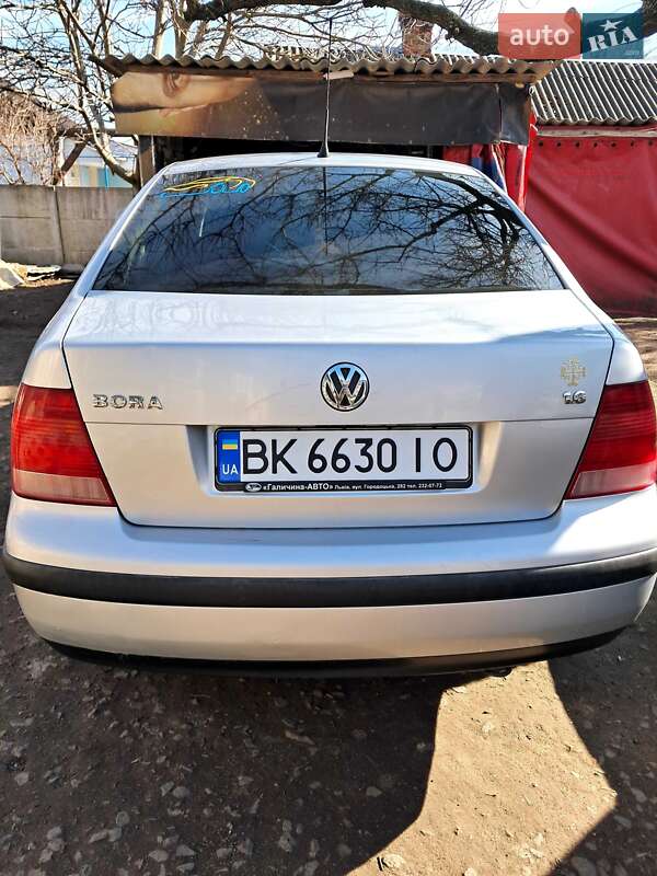 Седан Volkswagen Bora 2003 в Рівному