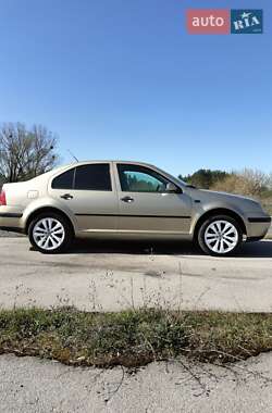 Седан Volkswagen Bora 2001 в 