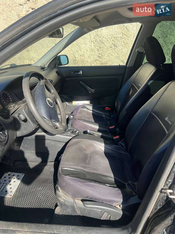 Седан Volkswagen Bora 1999 в Шостці