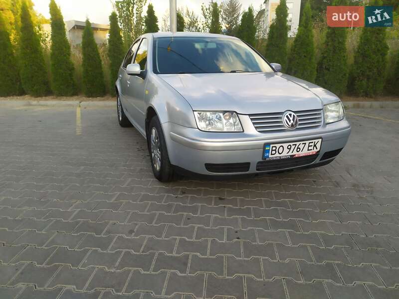 Седан Volkswagen Bora 1999 в 