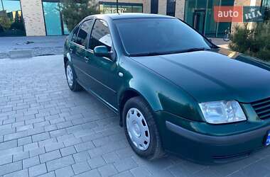 Седан Volkswagen Bora 1999 в 