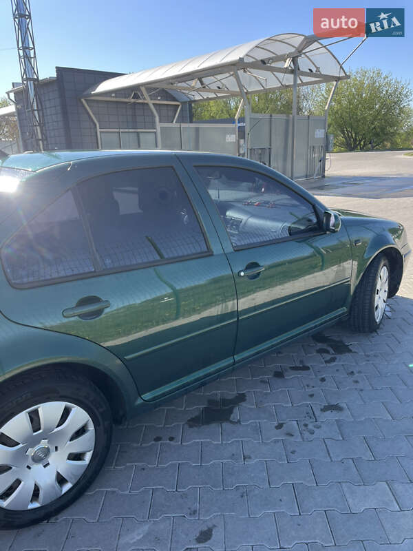 Седан Volkswagen Bora 1998 в Звягеле