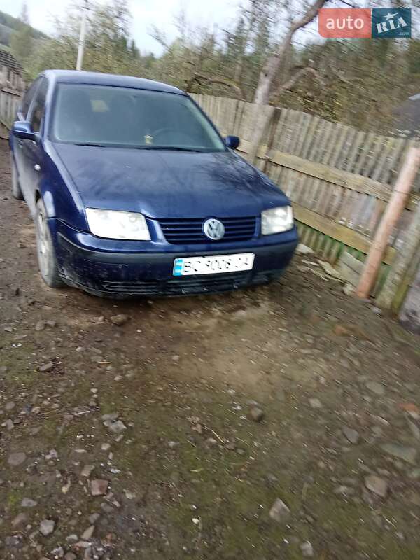 Седан Volkswagen Bora 2000 в Стрию